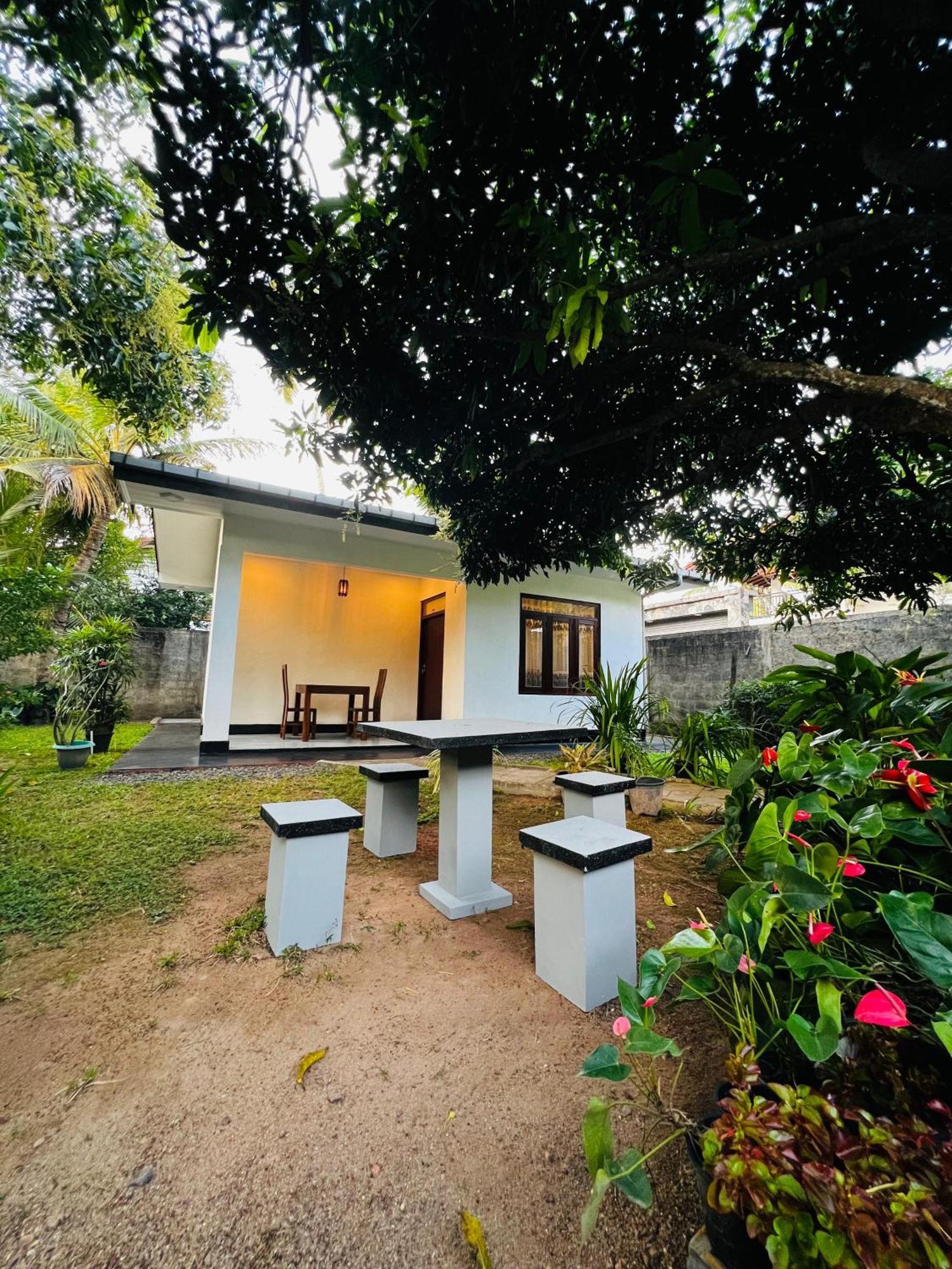 The Mango Retreat Villa Mirissa Exterior photo